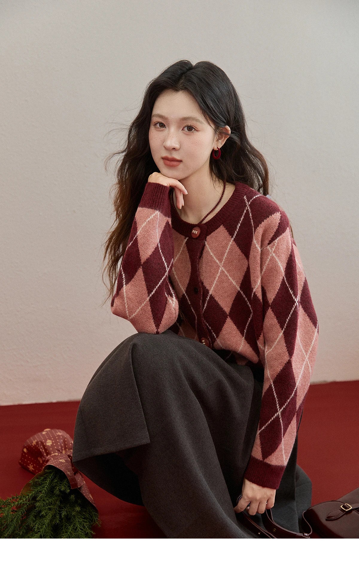 MISHOW Christmas Retro Diamond Grid Sweater Cardigan for Women 2025 Winter O-neck Contrasting Thick Knitted Sweaters MXE91Z2773