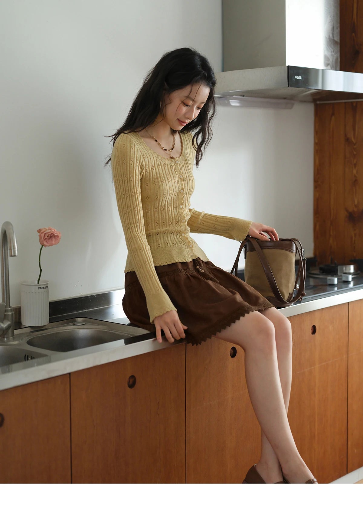 MISHOW Pit Stripe Thin Knitted Sweater for Women Autumn 2025 French Retro Round Neck Cardigan Temperament Casual Top MXE42Z1374