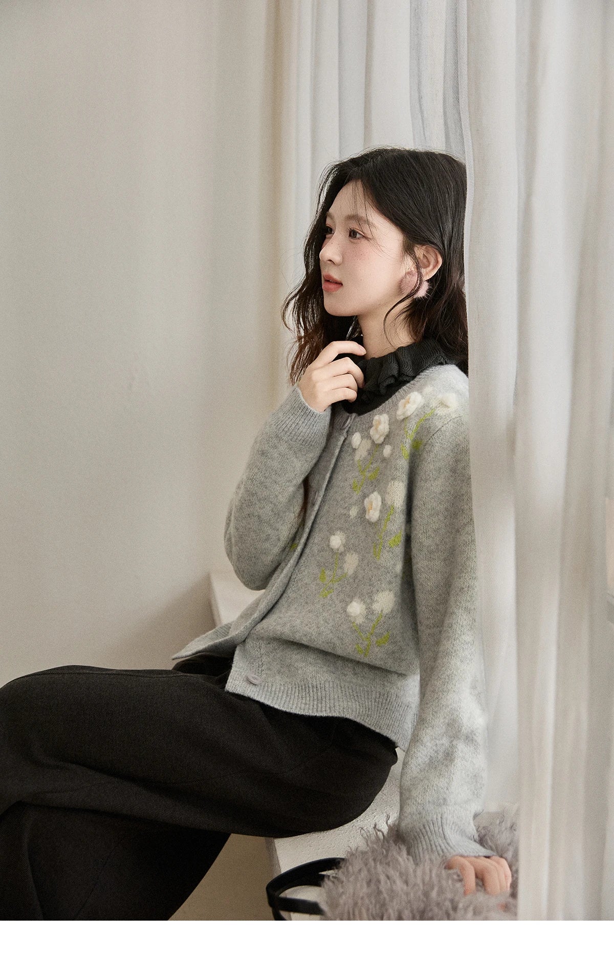 MISHOW Women's Gray Knitted Cardigan 2025 Winter Flower Embroidery Round Collar Single-breasted Warm Slim Sweaters MXE91Z2836