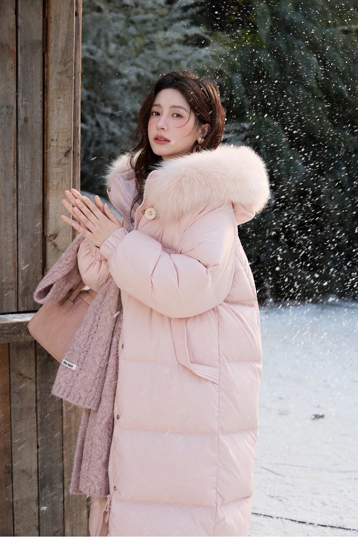 MISHOW Women's Long Down Coats 2025 Winter Fox Fur Collar 90% White Duck Down Down Jacket Warm Coat Large Pockets MXD112Y0070