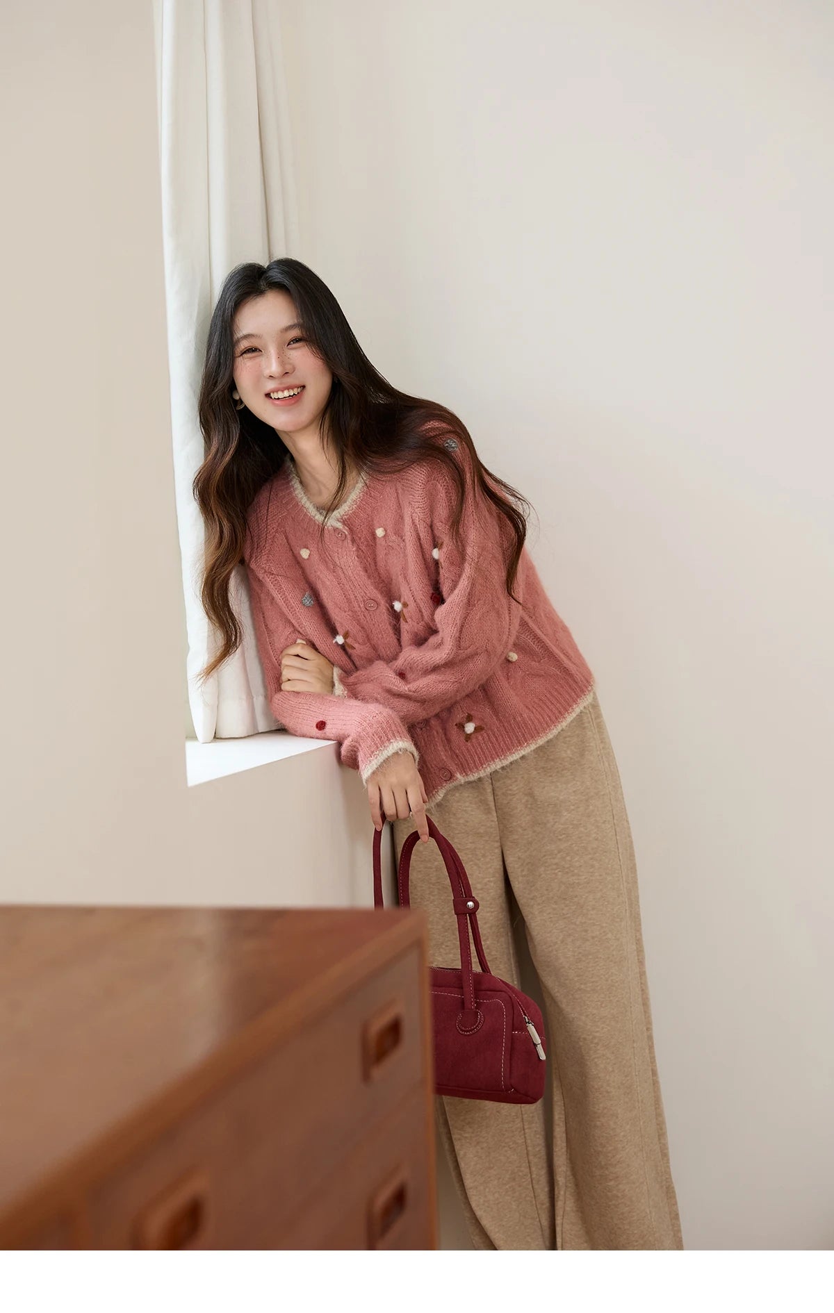 MISHOW Hand-crocheted Knitted Cardigan for Women 2025 Autumn Luxury Long Sleeves Wool Blended Loose Casual Tops MXE48Z2575