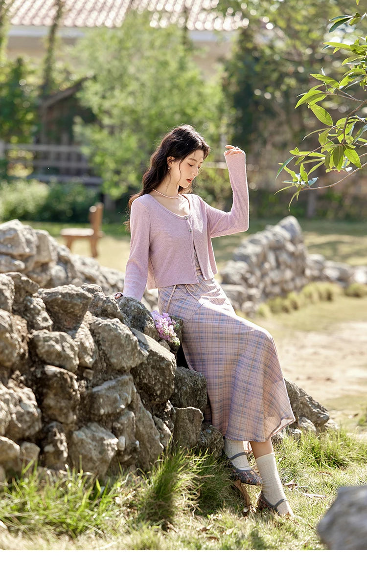 MISHOW Plaid Strap Dress for Women Spring 2025 French V-neck Sleeveless Dress Slim Lace-up Waist Camisole Dresses MXE11L2088