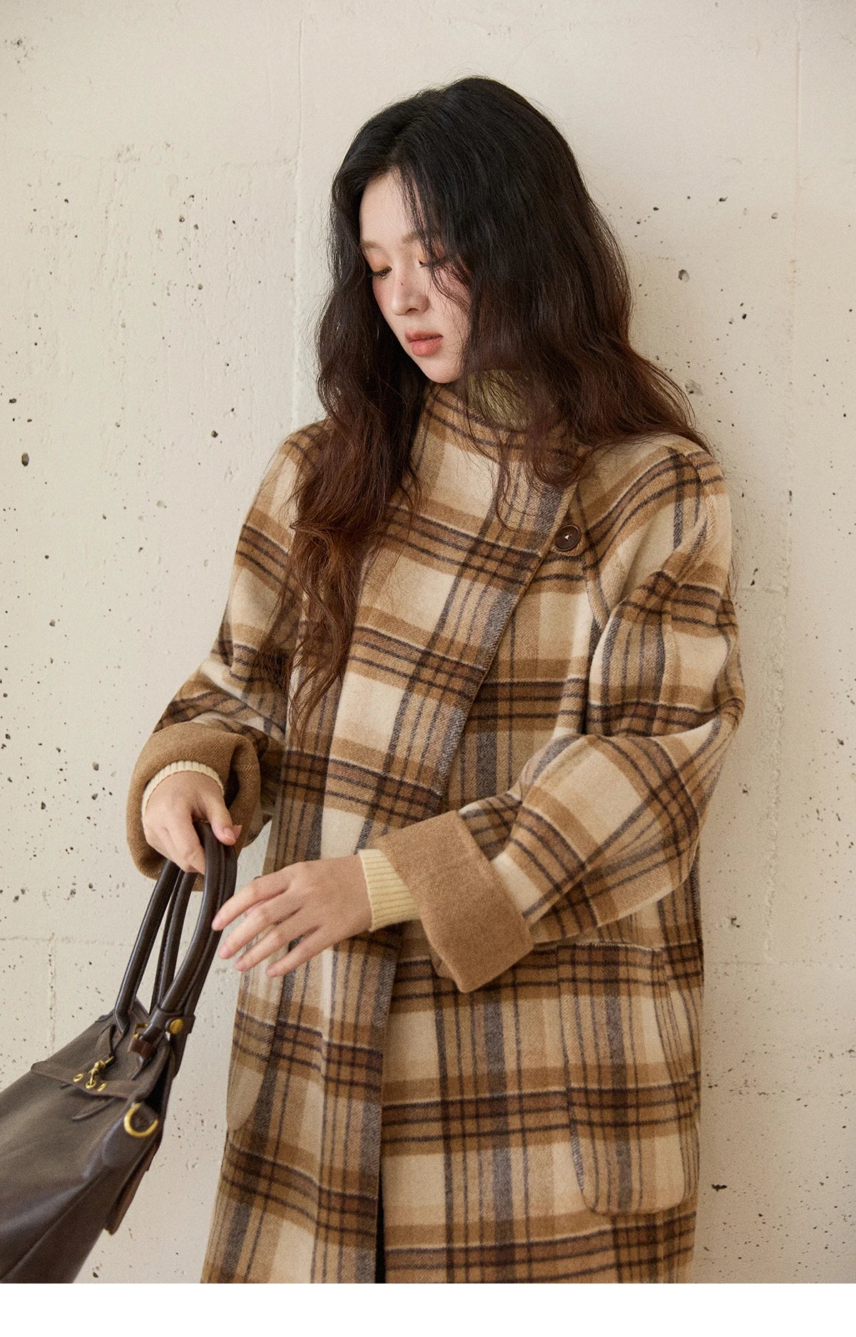 MISHOW Plaid Double-faced Wool Coat Women 2025 Winter Retro Lapel Single Buckle Loose Mid-length Coat Woman Clothes MXE89W0898