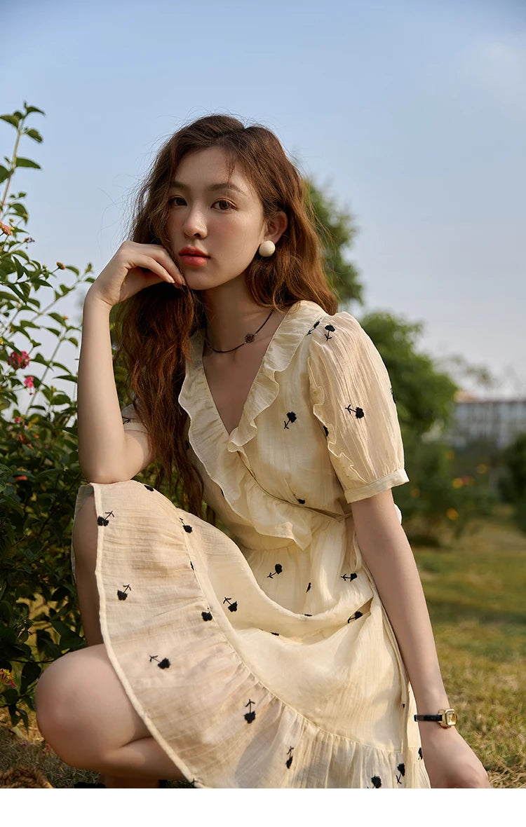 MISHOW Women's French Floral Dress 2025 Summer High Waist Puff Sleeve V-Neck Rufflle A-line Sweet Knee-Length Dresses MXC21L1282