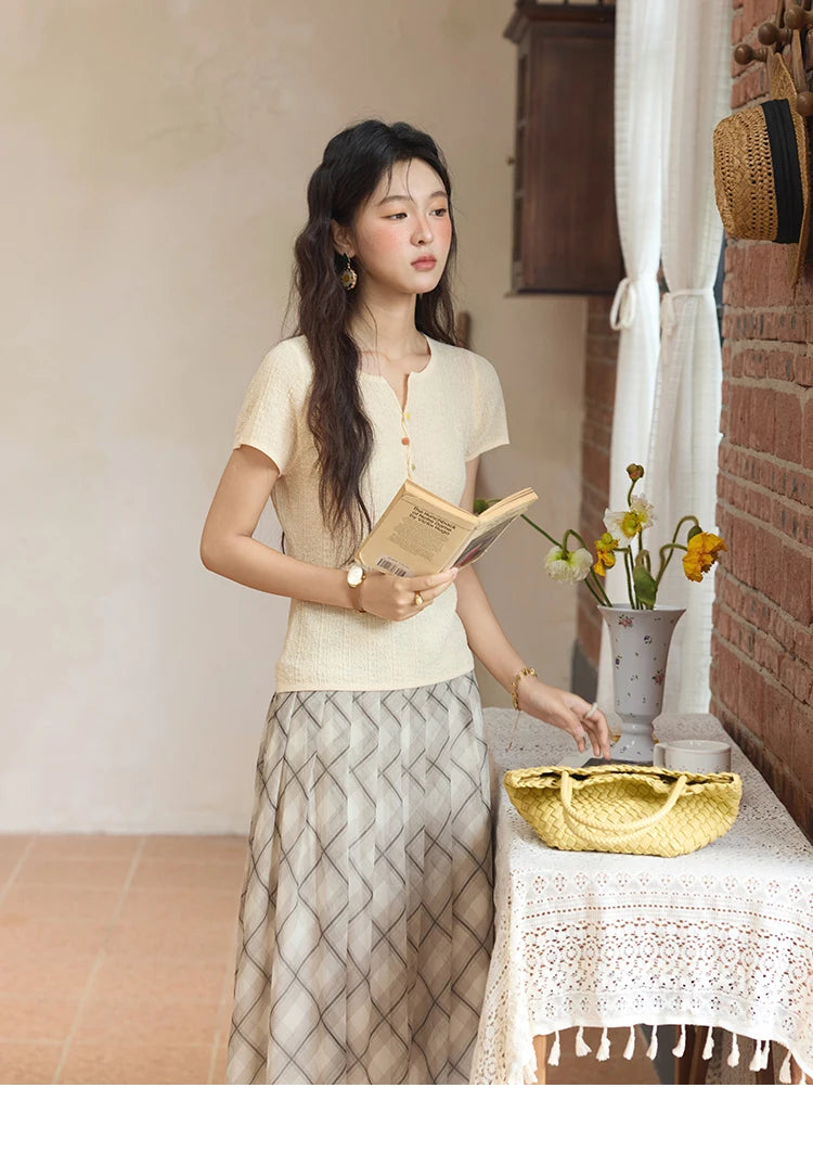 MISHOW Short Sleeved Knitted T-shirt for Women Summer 2025 Twisted Design Dopamine Button Tees Slim Breathable Top MXE34Z1243