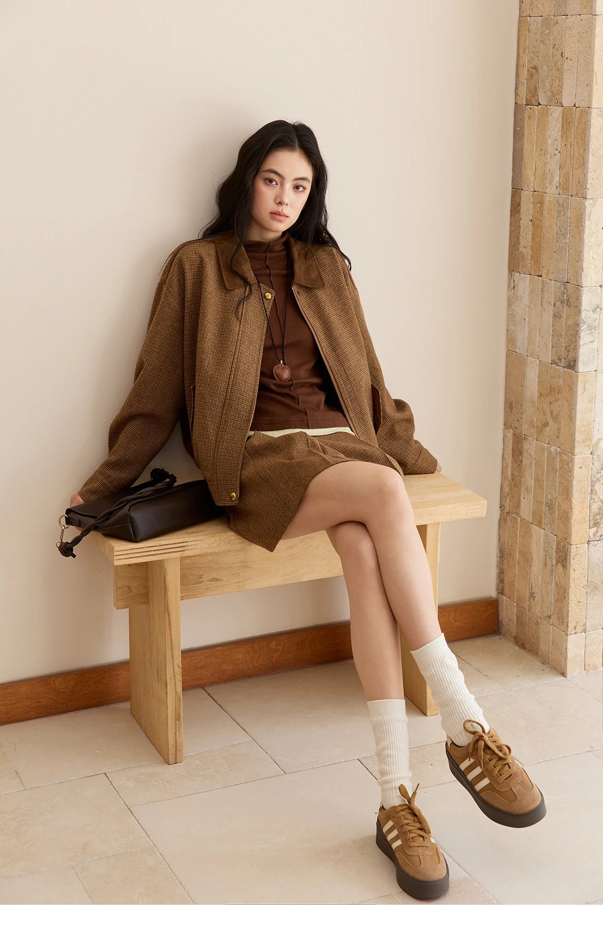 MISHOW Knitted Tops for Women 2025 Autumn New Apricot Stand Collar Long Sleeves Slim Fit with Detachable Cuffs Tops MXE49Z2532