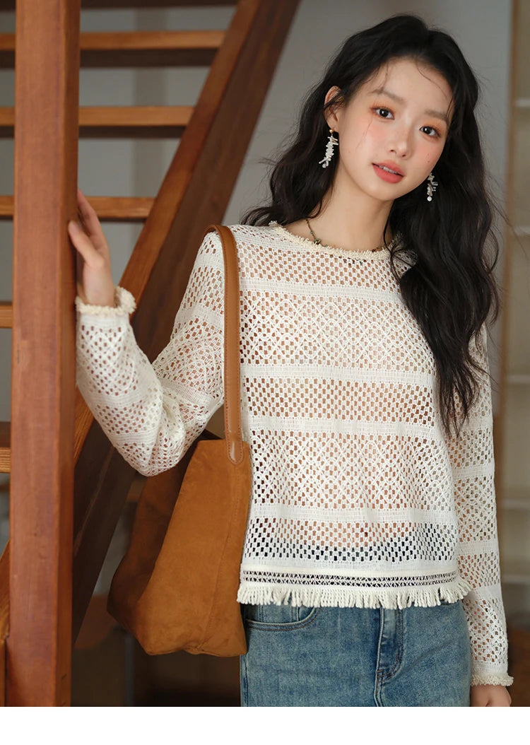 MISHOW Bohemian Lace Hollow Top for Women 2025 Autumn Hem Tassel Lace Breathable Top Beige White Casual Knitted Tops MXE41X2466