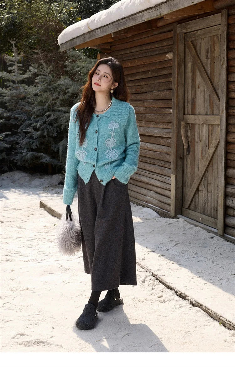 MISHOW Retro Three-dimensional Floral Jacquard Sweater for Women 2025 Autumn Winter Lapel Thickened Knitted Cardigan MXE87Z2684