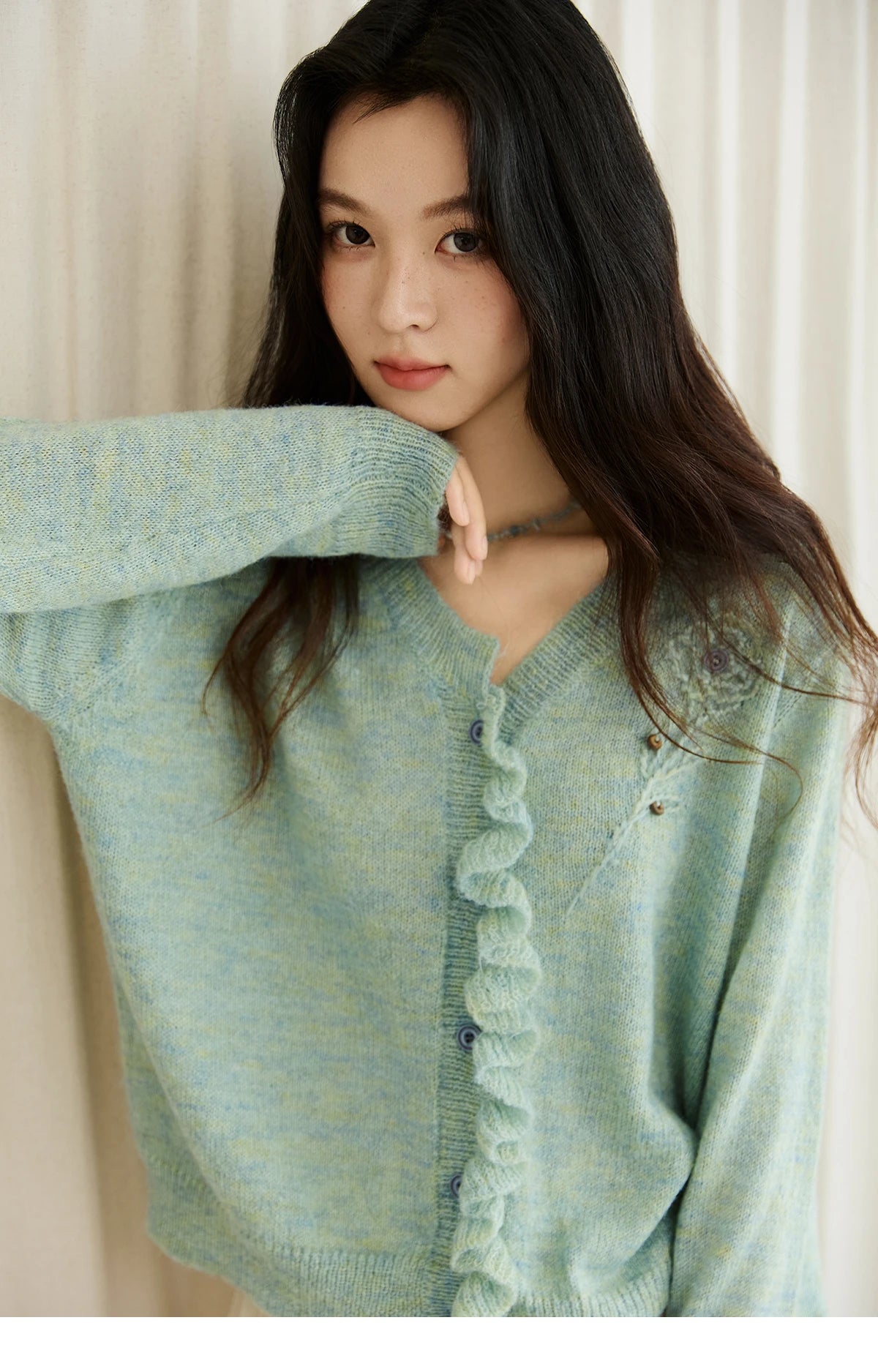 MISHOW Knitted Cardigan Women 2025 Autumn French Style Flower Embroidered V-neck Cardigan Luxury Long-sleeved Top MXE47Z2498