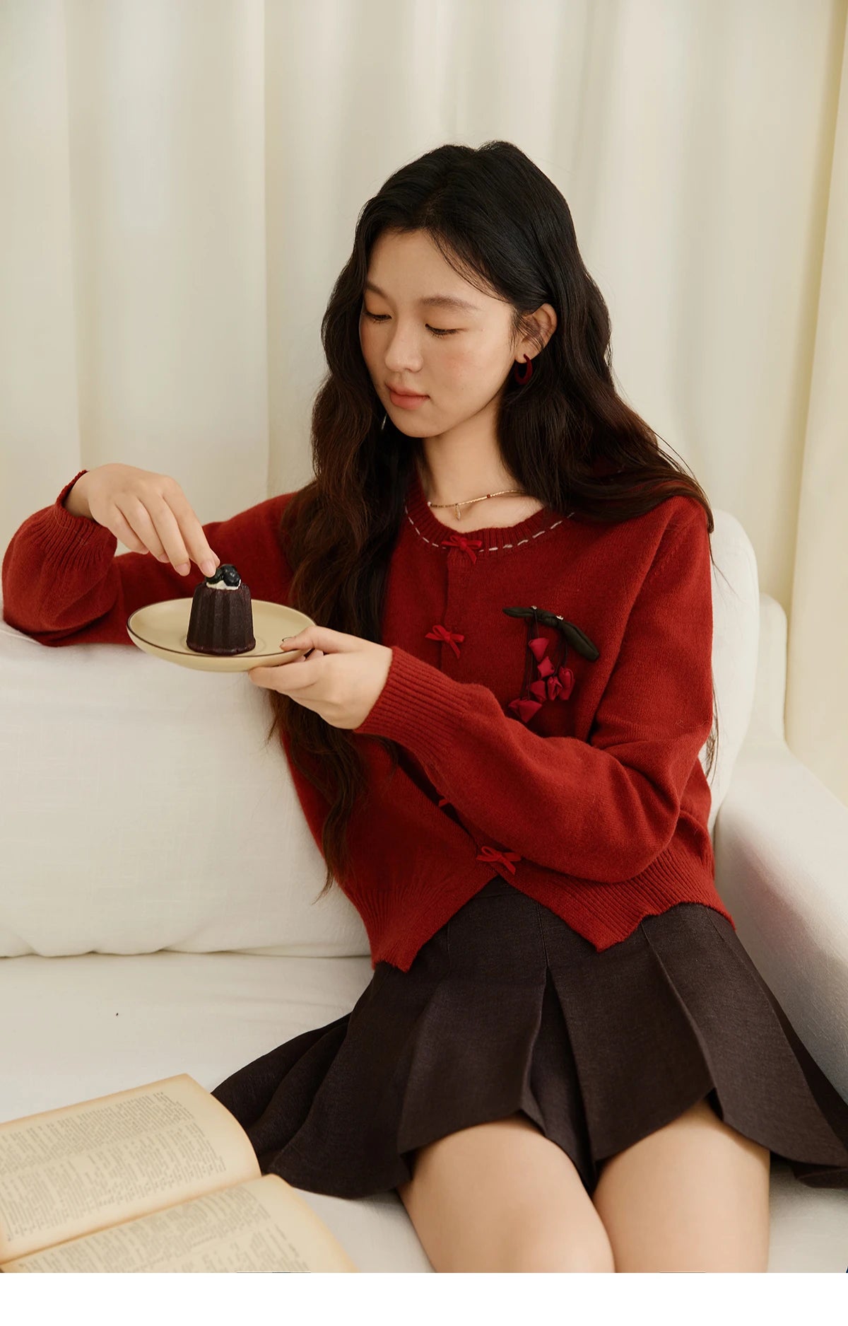 MISHOW Christmas Soft Knitted Cardigan Autumn Bow Placket Retro with Brooch Lantern Sleeve Sweaters O Neck Solid Top MXE45Z1377
