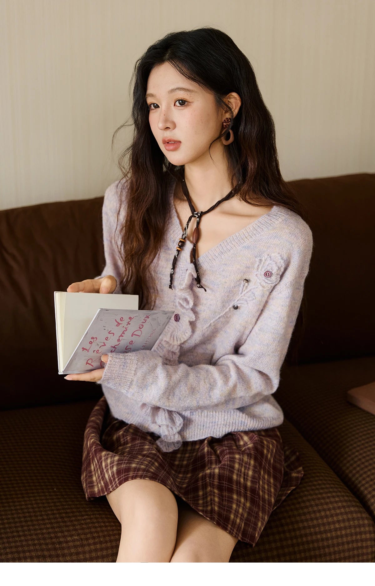 MISHOW Knitted Cardigan Women 2025 Autumn French Style Flower Embroidered V-neck Cardigan Luxury Long-sleeved Top MXE47Z2498