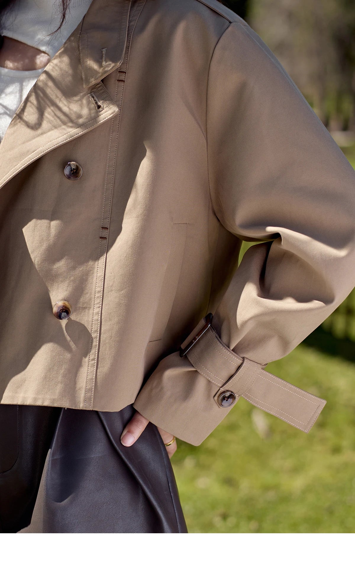 MISHOW Women's Short Fragrant Windbreaker Jacket 2024 Autumn Korean Stand Collar Double Row Placke Trench Streetwear MXD42W0386