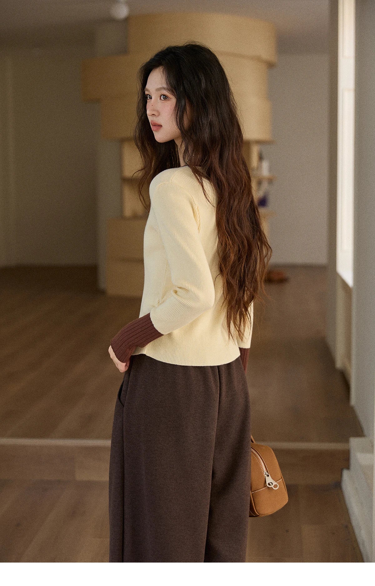 MISHOW Long Sleeves Sweater Women 2025 Winter New Retro Contrast Color Crew Neck Knit Top Comfortable Slim Sweater MXE89Z2639