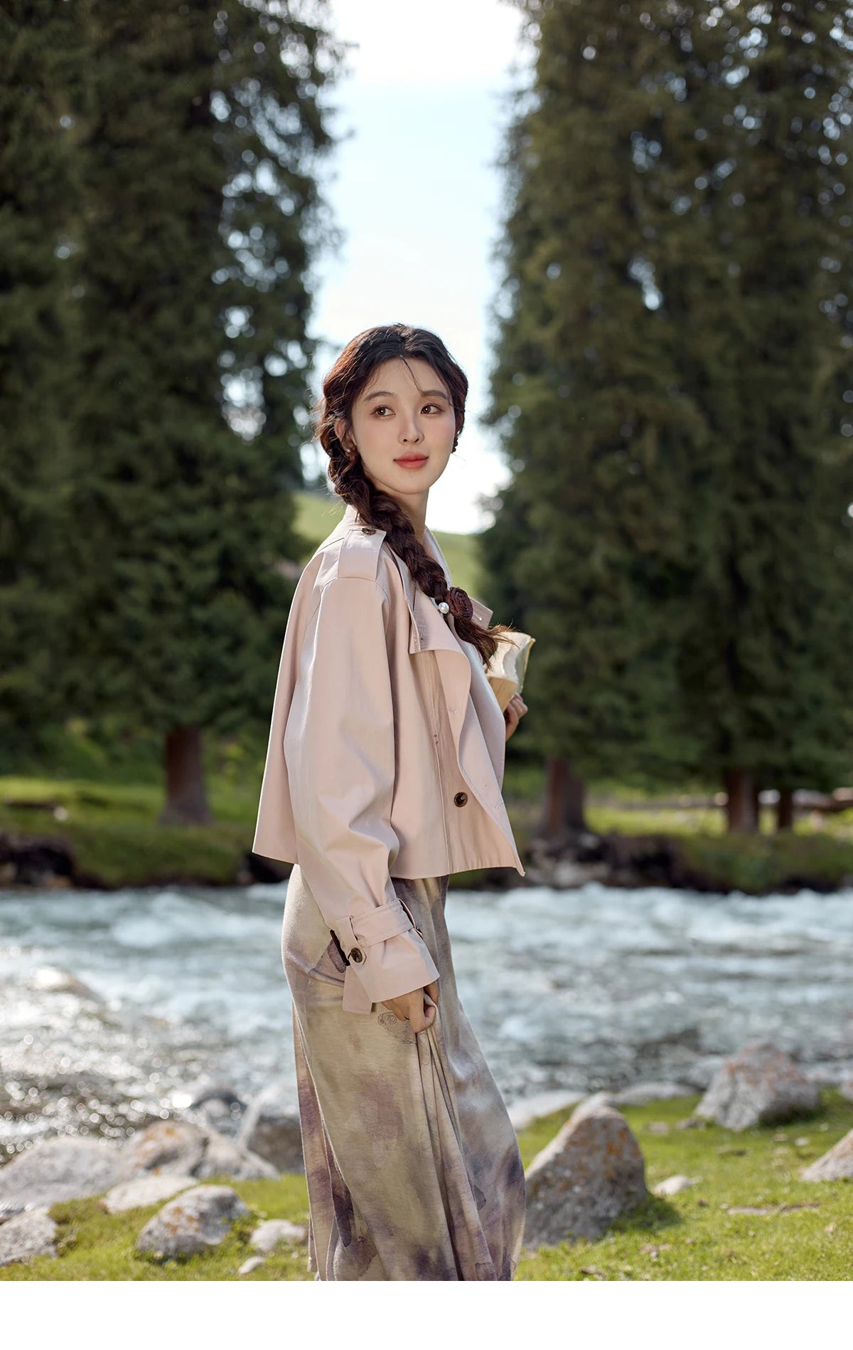 MISHOW Women's Short Fragrant Windbreaker Jacket 2024 Autumn Korean Stand Collar Double Row Placke Trench Streetwear MXD42W0386