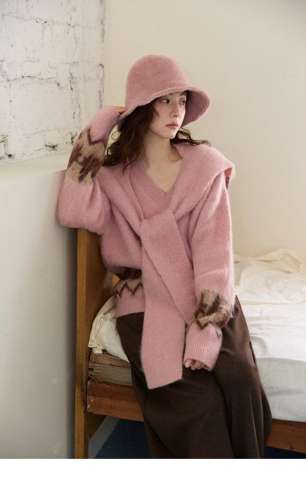 MISHOW Jacquard Pullovers for Women 2025 Winter Fashion Retro Geometric Pattern V-Neck Knitted Sweater with Shawl MXE86Z2654