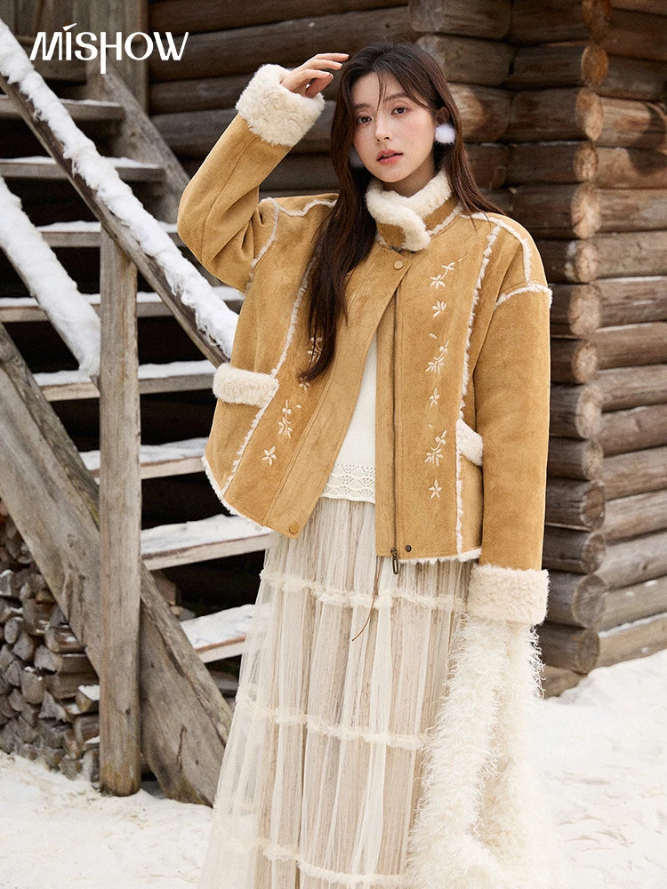 MISHOW Woman Elegant Jacktes 2025 Winter Floral Embroidered Fur Sheath Coat Retro Commute Plush Lapel Warm Short Coat MXE87W0918