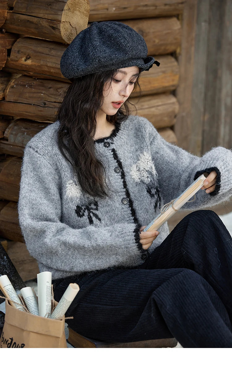 MISHOW Wool Blend Knitted Cardigan Pure Bouquet Embroidery Sweater Women Color Clash Design Soft Warm Regular Fit Top MXD54Z0951