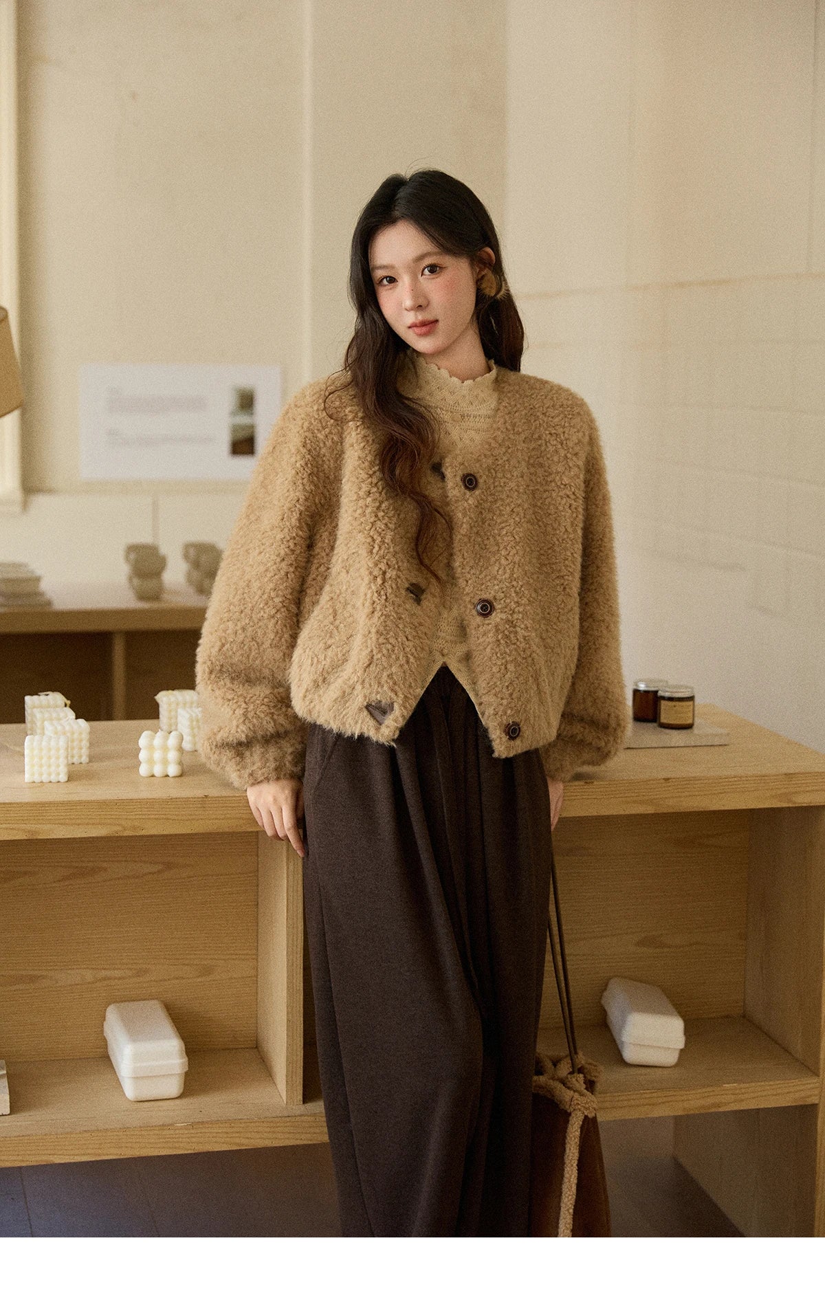 MISHOW Women's Lamb Wool Jacket 2025 Winter Retro Casual Coat Crew Neck Long Sleeve Soft Jacket Commuting Windproof MXE90W0995