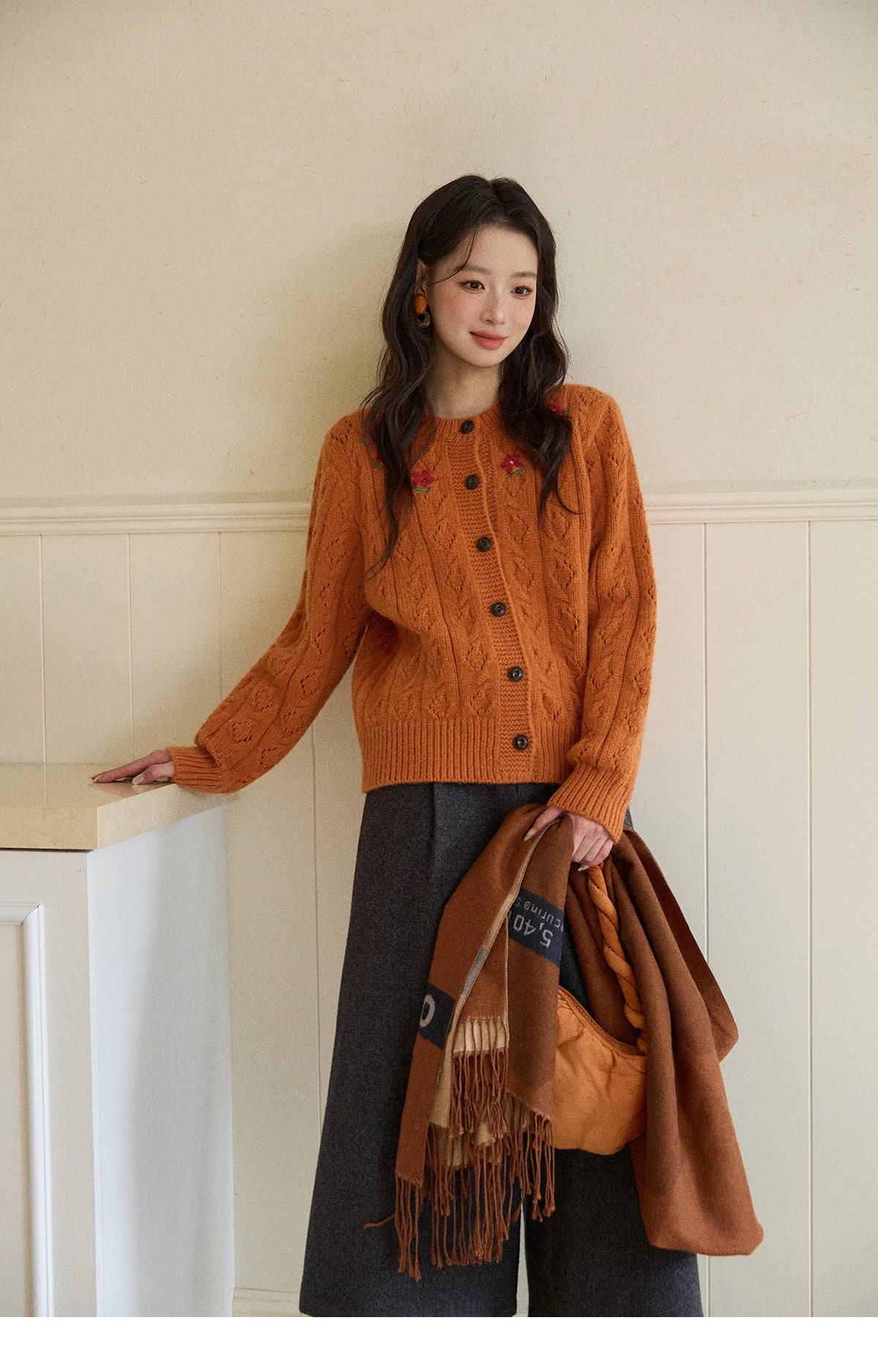 MISHOW Cardigan Woman 2025 Winter Fashion Orange Cable Knit Cardigan Floral Embroidery Retro O-neck Thick Knit Top MXE86Z2737