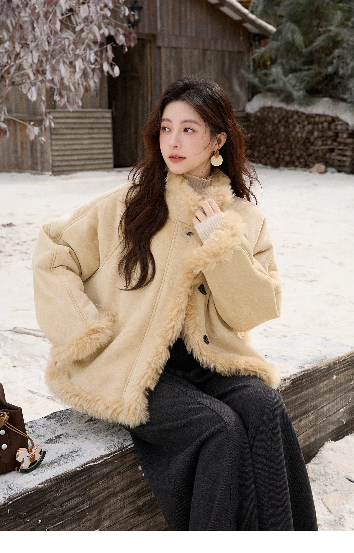 MISHOW Woman Yellow Jacket 2025 Warm Stand-up Collar Suede Coat Winter Shearling and Fur Trim Loose Thickened Coat MXE92W1017