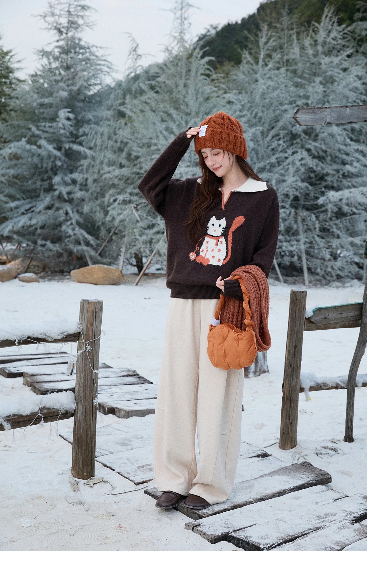 MISHOW Women's Retro Arctic Fleece Cat Sweater 2025 Autumn Winter Color Block Lapel 3D Jacquard Thick Knitted Top MXE90Z2835