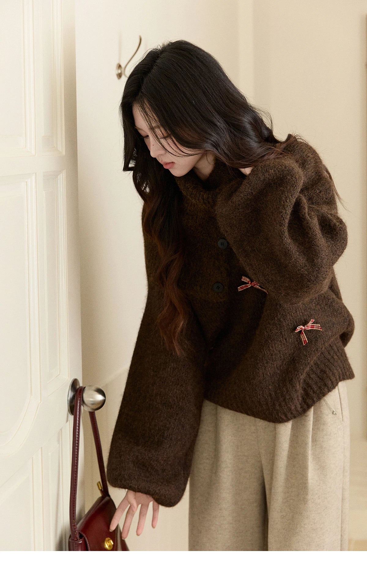 MISHOW Women's French Retro Plaid Bow Sweater 2025 Winter Detachable Shawl Collar Thick Lantern Sleeve Knitted Tops MXE93Z2946