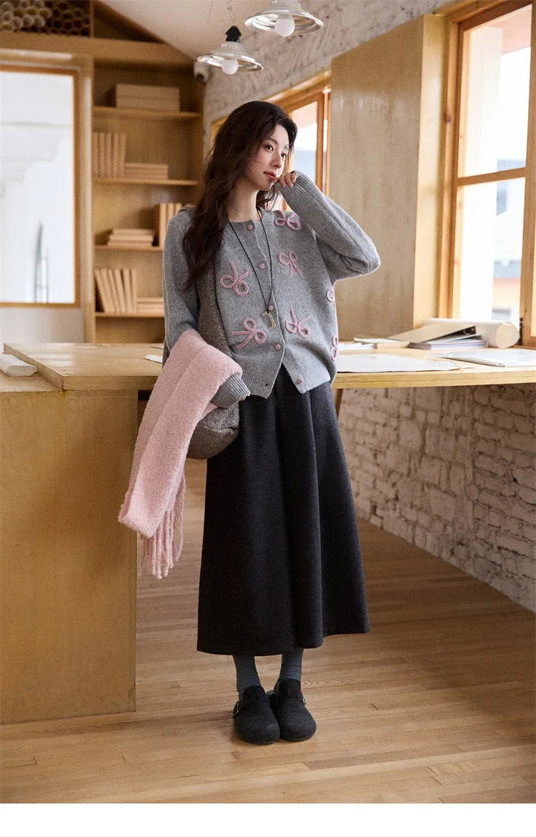 MISHOW Women's Pants 2025 Fashion Gray Wool Wide-leg Pants High-waisted Cropped Retro Style Commuting Pants Warm MXE90K1128