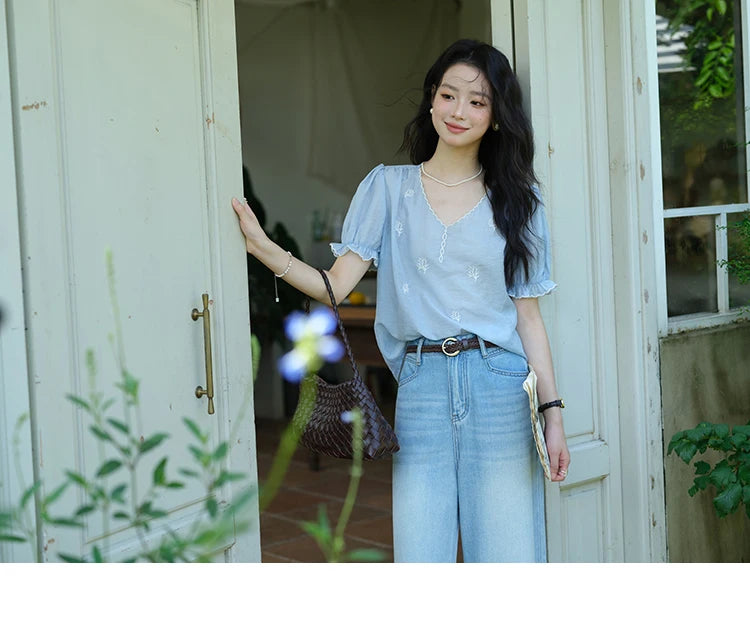 MISHOW Women's Coral Embroidery Summer Blouse 2025 New Fashion V-neck Puff Sleeve Blouse Casual Women's Clothing MXE37X1850