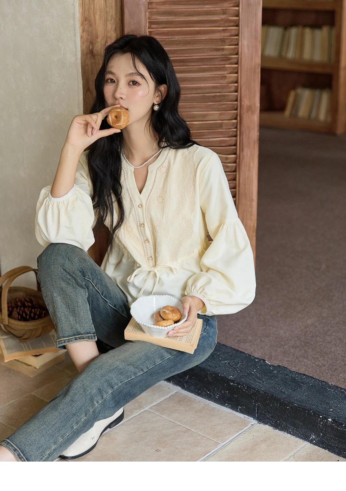 MISHOW Women's French V-neck Blouse Lace Lantern Sleeve Long-sleeved Blouses 2024 Fall Tie Drawstring Waist Slim Tops MXD45X1660