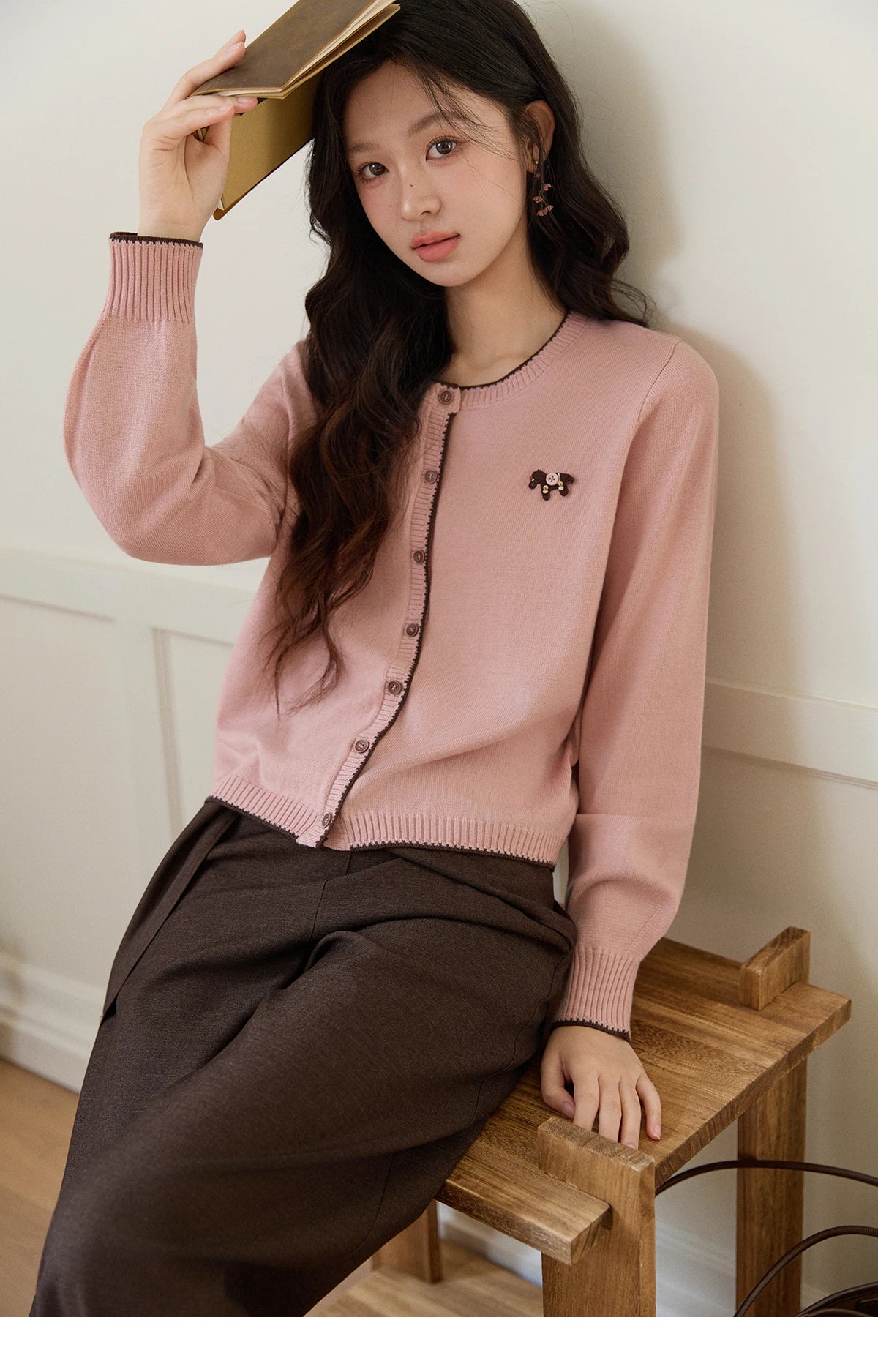 MISHOW Contrast Trim Crew Neck Knit Cardigan 2026 Spring Single Breasted Casual Pink Sweater with Pony Decoration MXF108Z1023