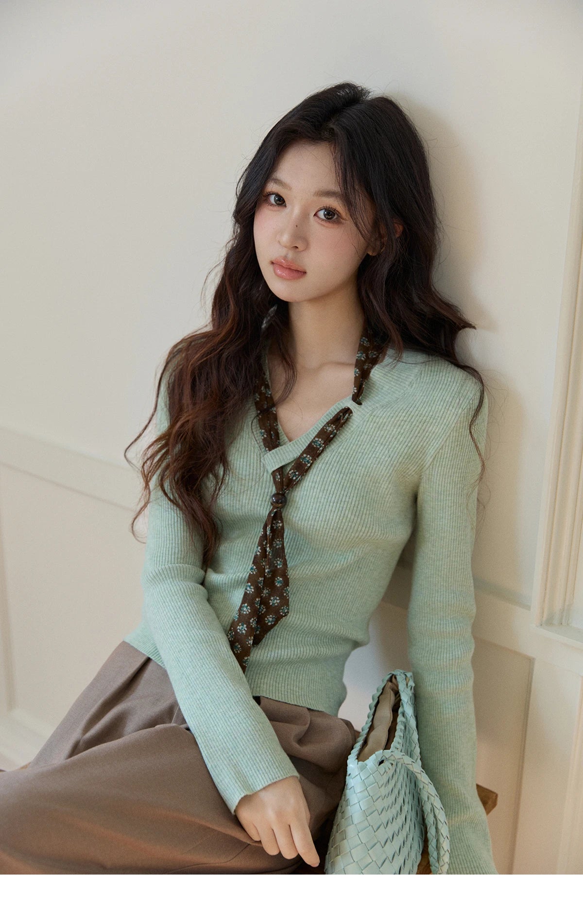 MISHOW Women's V Neck Tie Neck Floral Ribbed Knit Tops 2026 Spring Long Sleeve Slim Casual Soft Green Thin Sweater MXF108Z1024