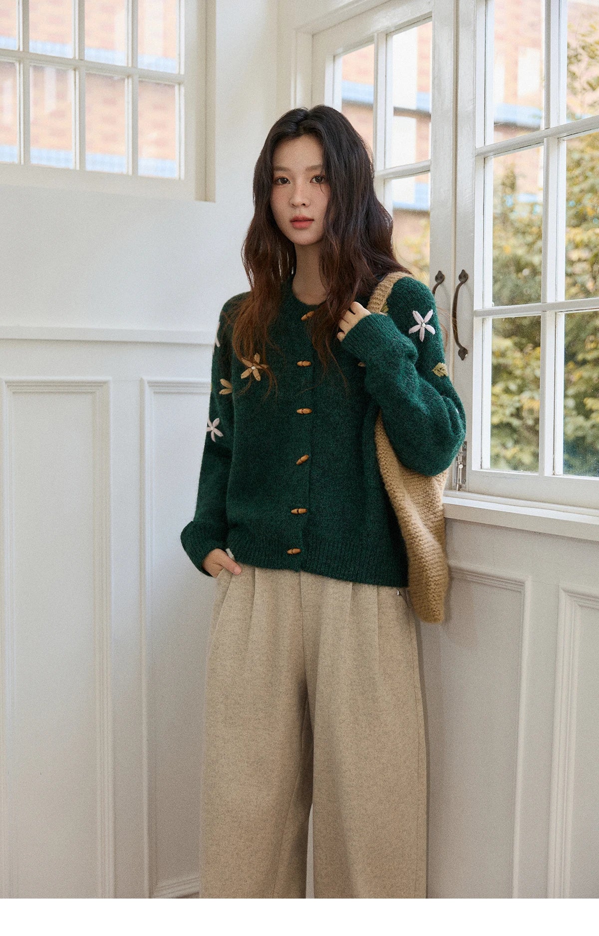 MISHOW Women's Winter Cardigan 2025 New Retro Flower Embroidery Green Knitted Cardigan Casual Long-sleeved Tops MXE86Z2729