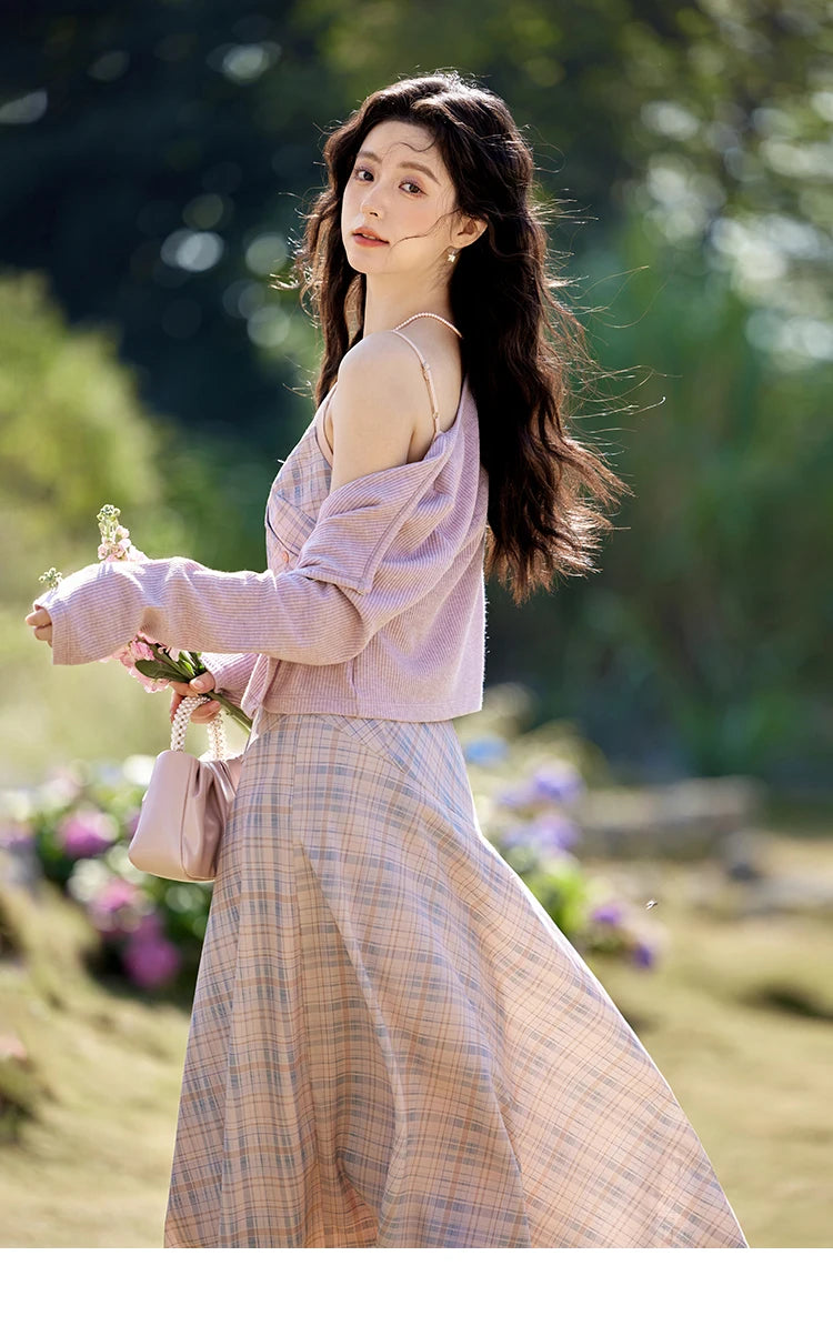 MISHOW Plaid Strap Dress for Women Spring 2025 French V-neck Sleeveless Dress Slim Lace-up Waist Camisole Dresses MXE11L2088