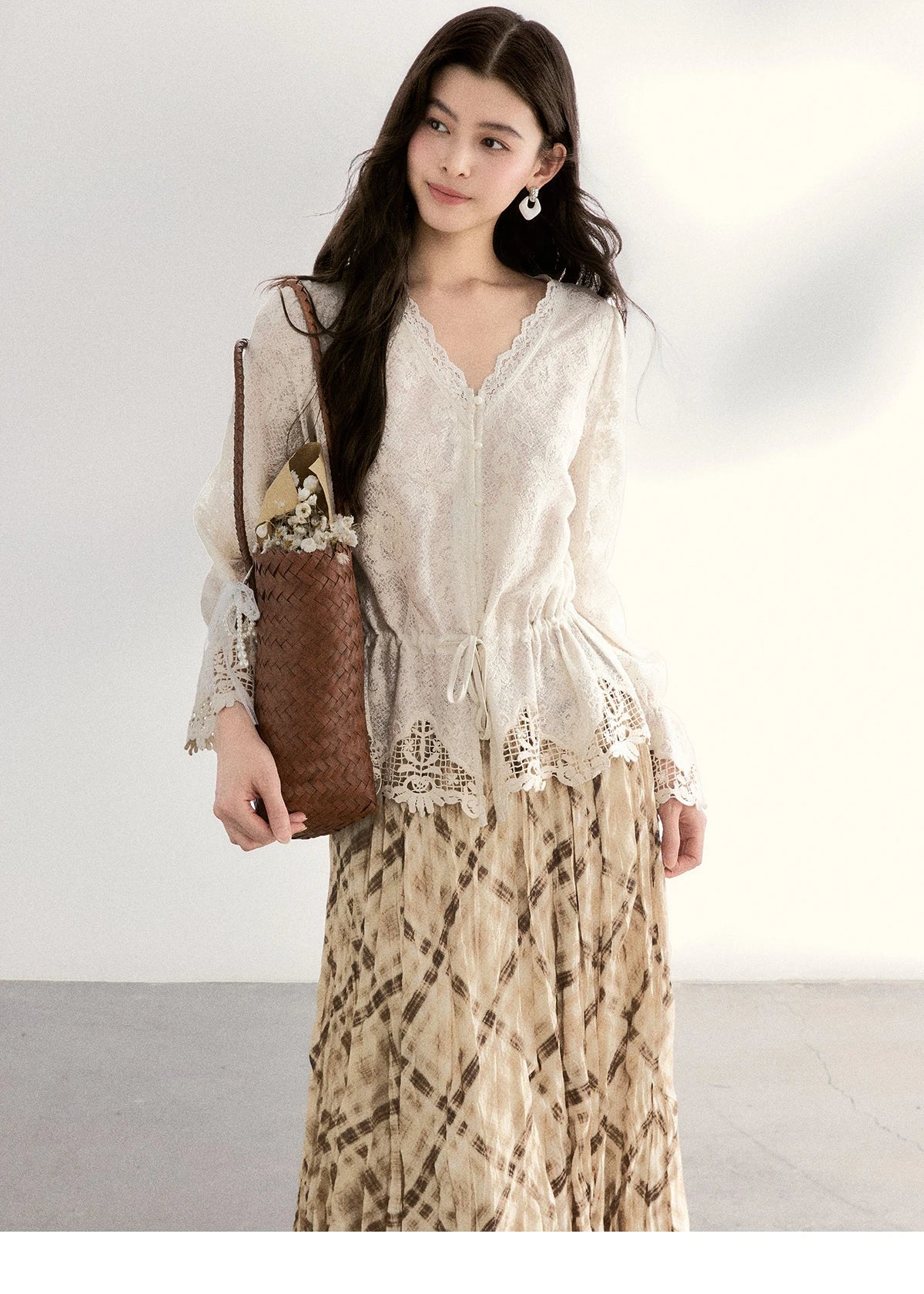 MISHOW Women's Lace V Neck Long Sleeve Shirts 2026 Spring Drawstring Waist Ruffled Hem Casual Loose Apricot Blouse MXF108X0998