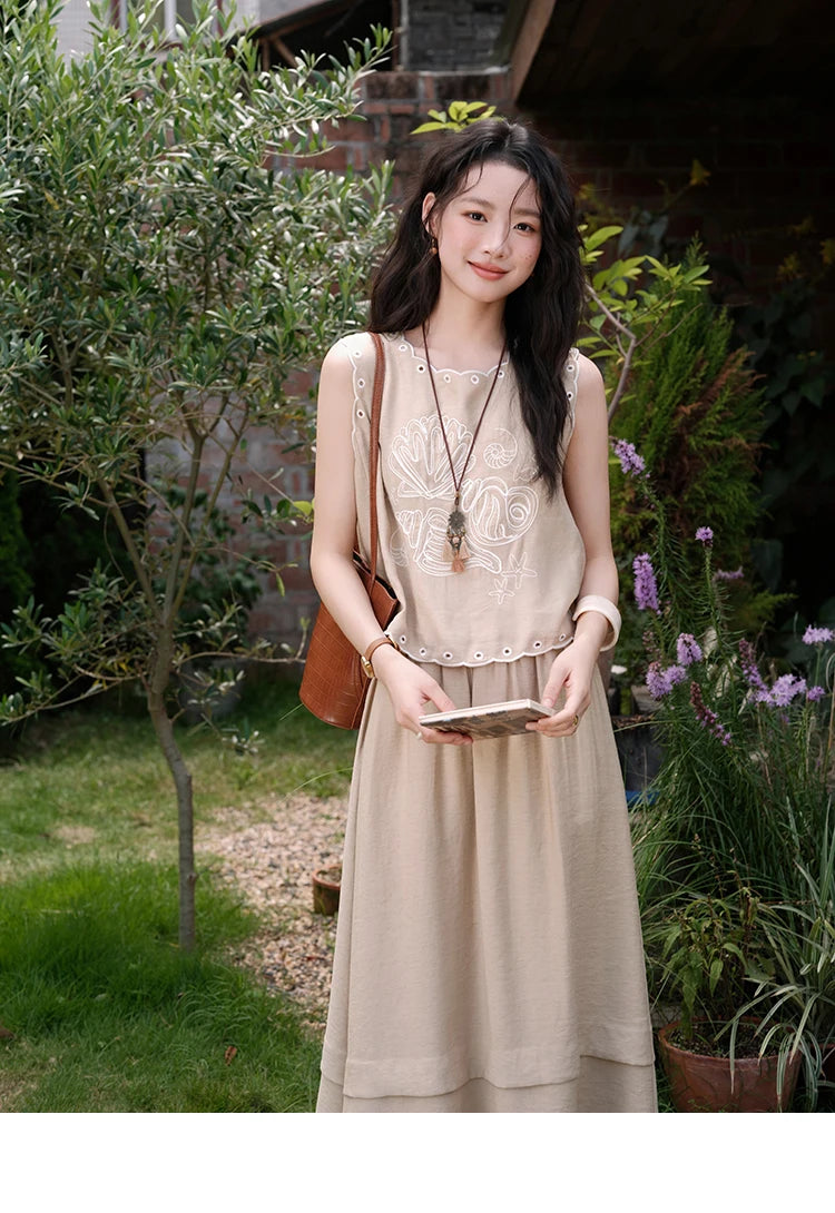 MISHOW Two-Piece Ladies Set 2025 Summer Hollow Out Embroidery Top Lace Spliced Elastic Waist Half Skirt Female Set MXE35T0594