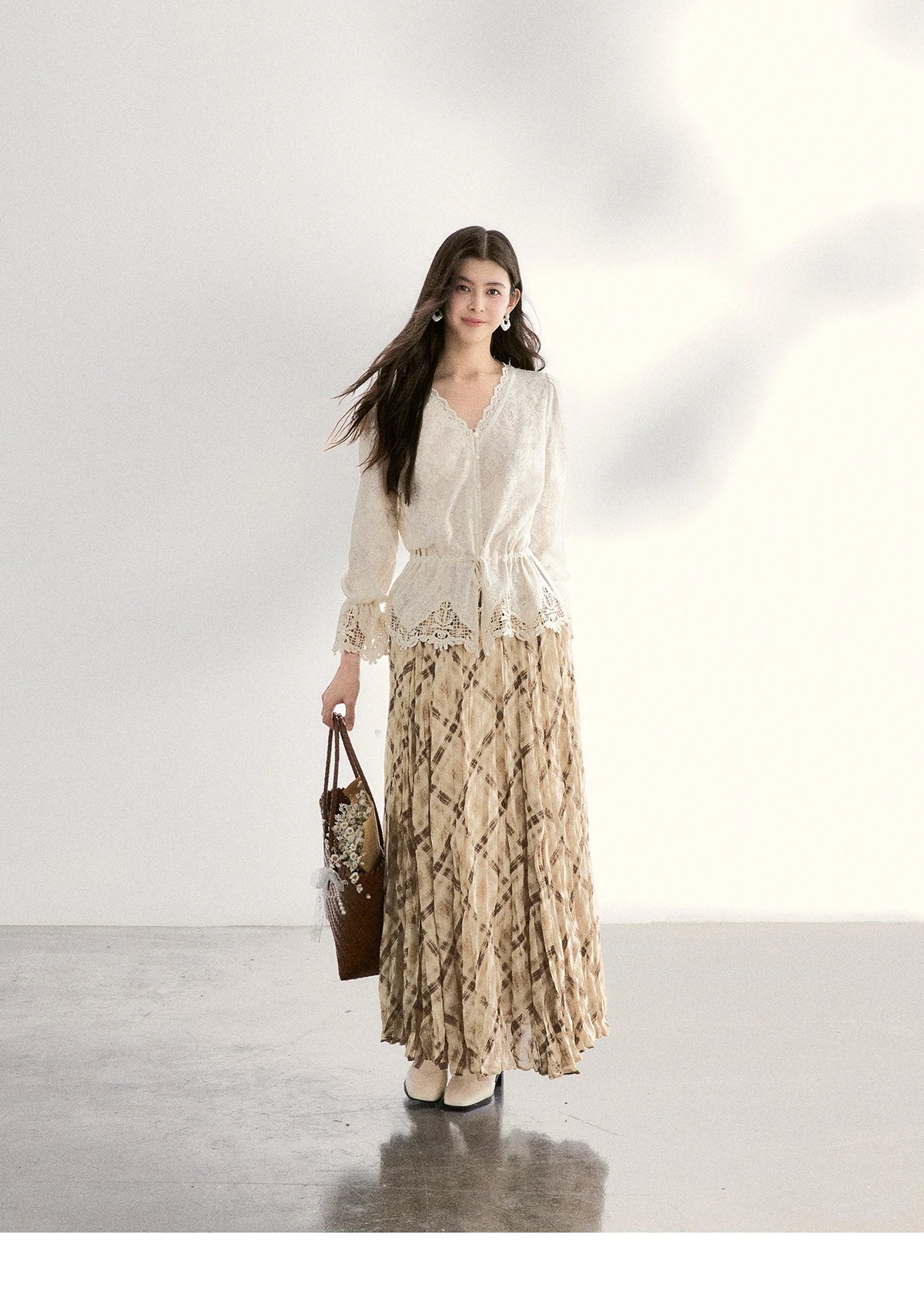 MISHOW Women's Lace V Neck Long Sleeve Shirts 2026 Spring Drawstring Waist Ruffled Hem Casual Loose Apricot Blouse MXF108X0998