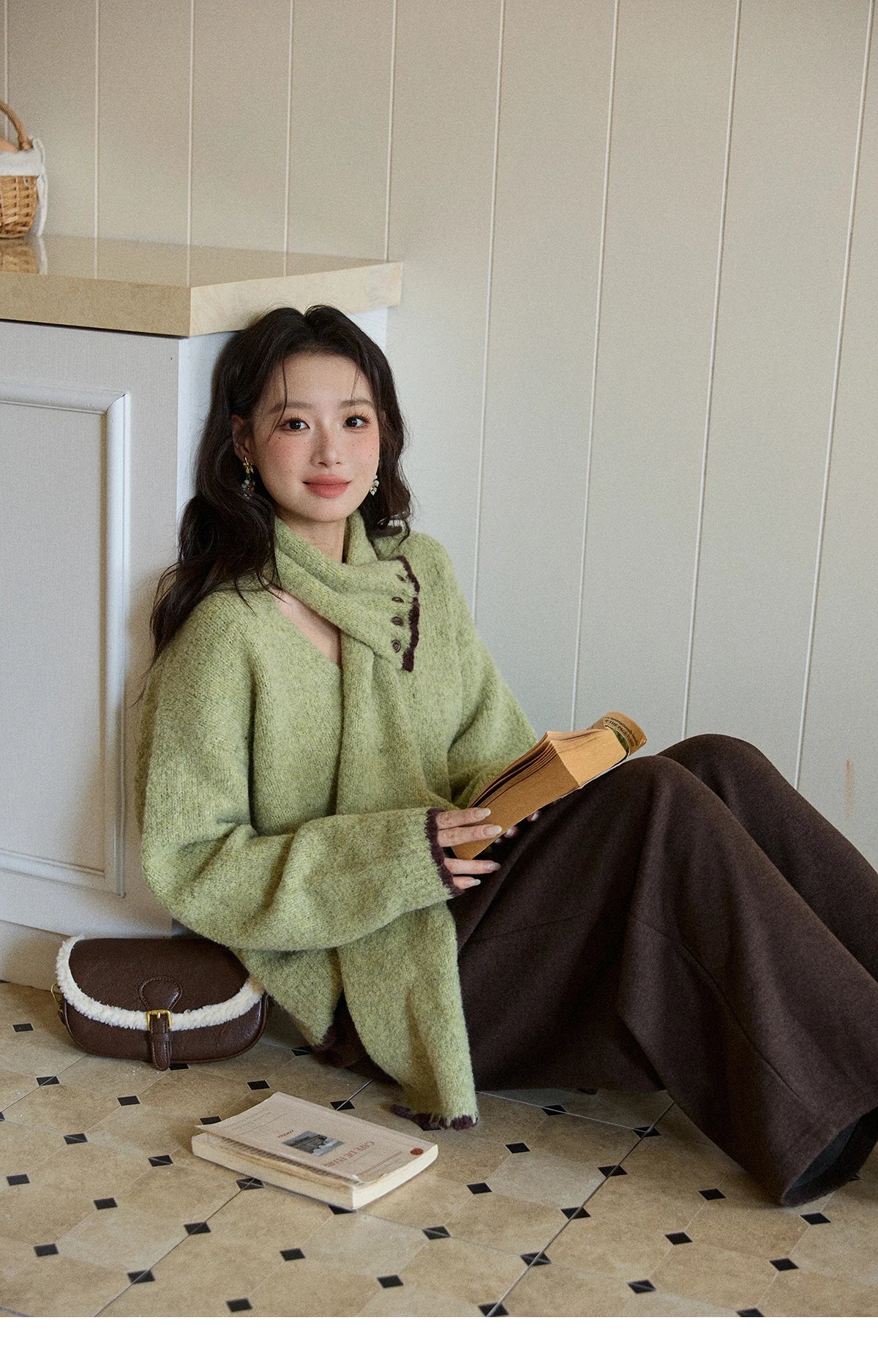 MISHOW Woman Green Detachable Scarf Sweater 2025 Winter Fashion V-neck Long Sleeves Thick Knit Pullovers Casual Top MXE90Z2791