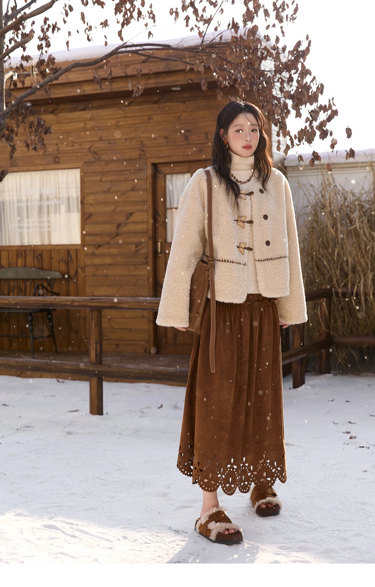 MISHOW Winter Jackets Women 2025 Retro Apricot Imitation Lambswool Coat Commuter Round Neck Single-breasted Jacket MXE51W0874