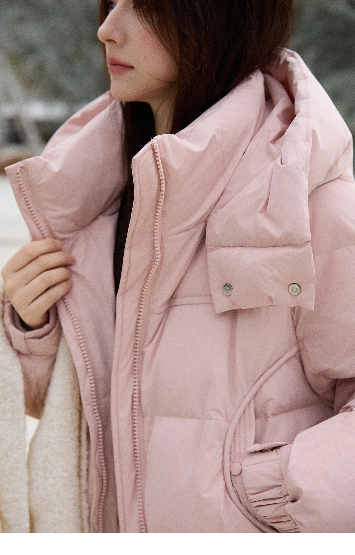 MISHOW Women's Lightweight Padded Jacket 2025 Winter 90%White Duck Down Puffer Jacket Hooded Warm Short Down Jacket MXE51Y0078