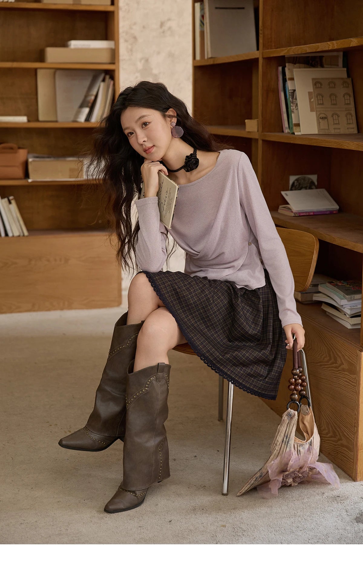 MISHOW Two-color Cross-strap Knitted Top for Women 2025 Autumn Winter New Classic Round Neck Slim Long Sleeves Top MXE43Z1344