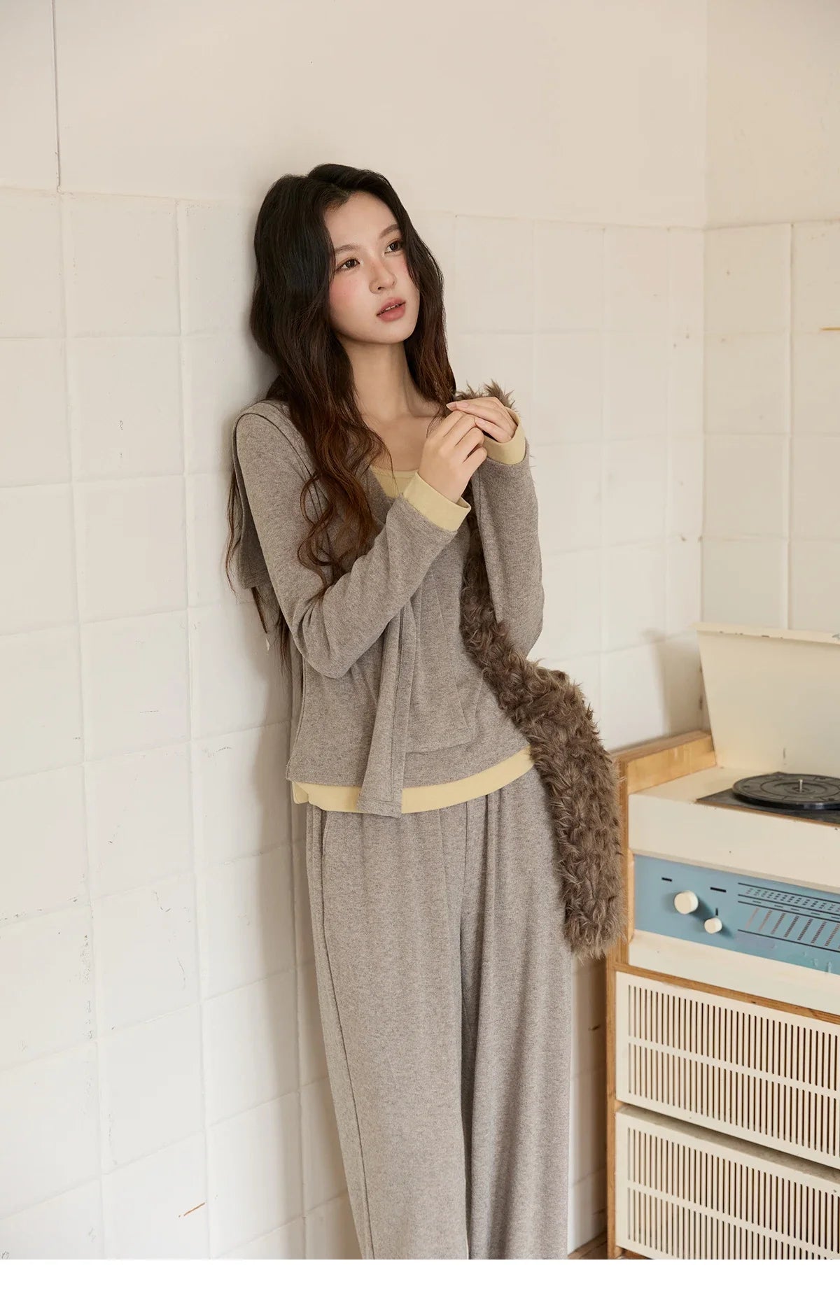 MISHOW Elastic Waist Casual Pants 2025 Autumn Winter Solid Full Length Pants Loose Wide Leg Trousers Office Lady MXE89K1119