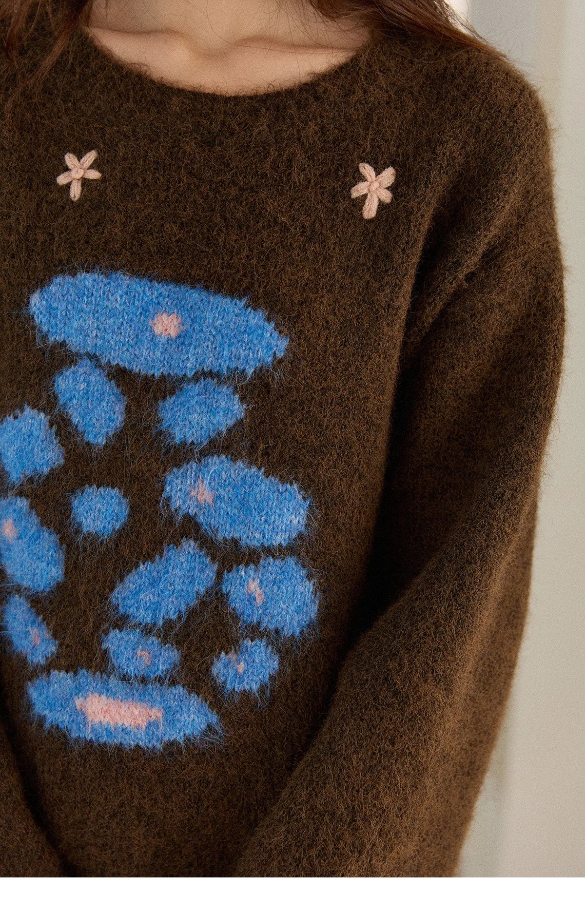 MISHOW Women's Lucky Bottle Jacquard Wool Warm Sweater 2025 Winter 3D Floral Color Block Retro Thickened Knitwear MXE91Z2840