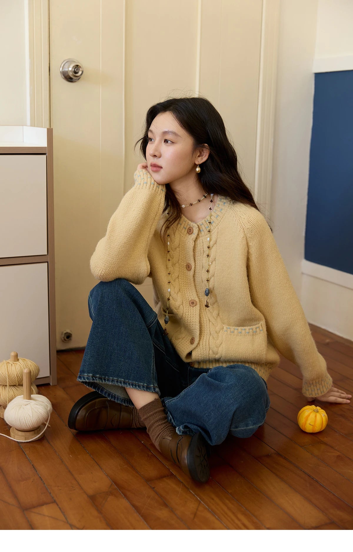 MISHOW Women's Cardigan 2025 Autumn Winter Yellow Cable Knit Cardigan Hand-Drawstring Design Commuter Short Jacket MXE47Z2566