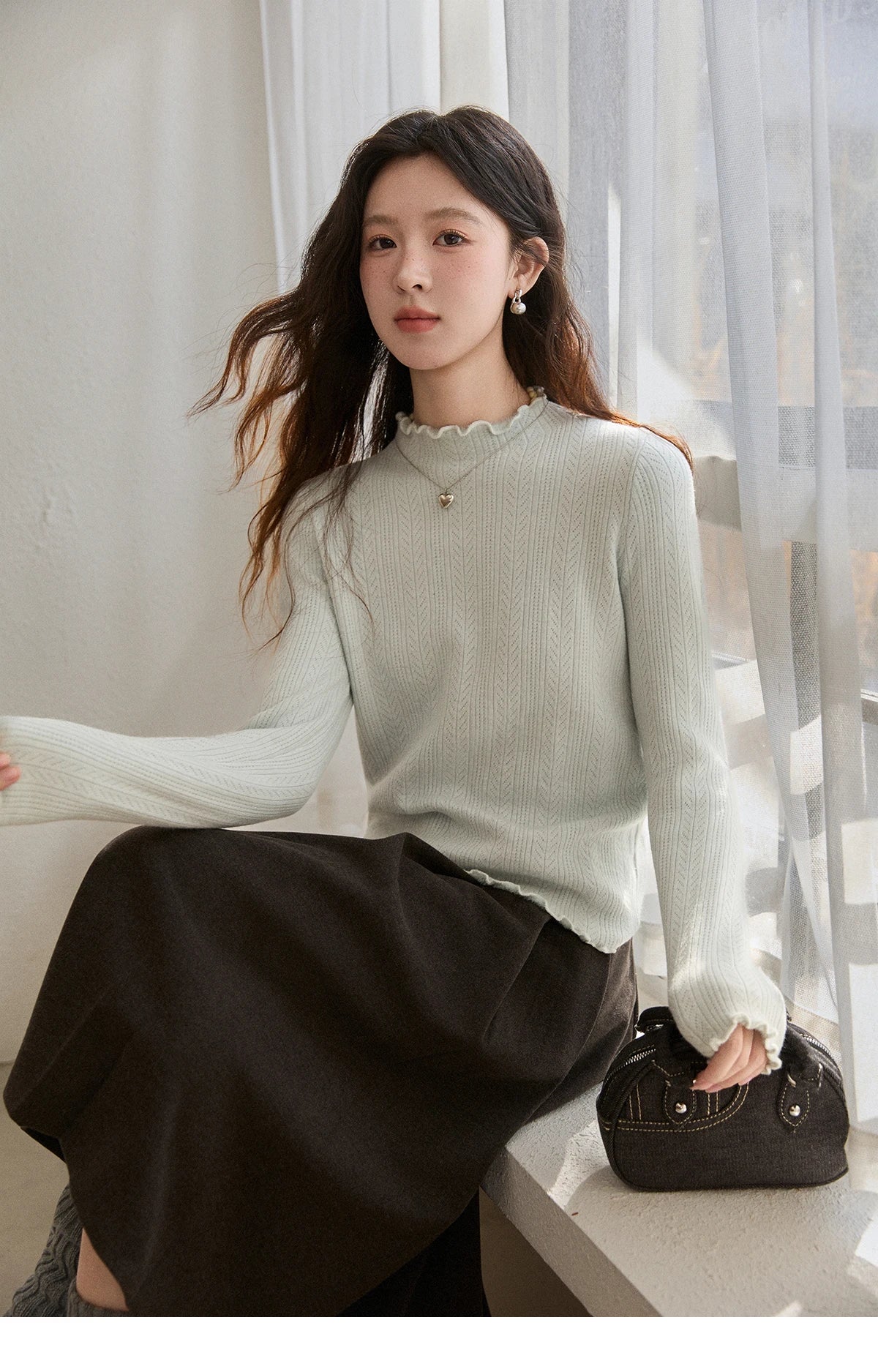 MISHOW Women's One Piece Velvet Thickened Bottom Tops 2025 Winter Versatile Black Fungus Edge Collar Knitted Tops MXE88Z2597