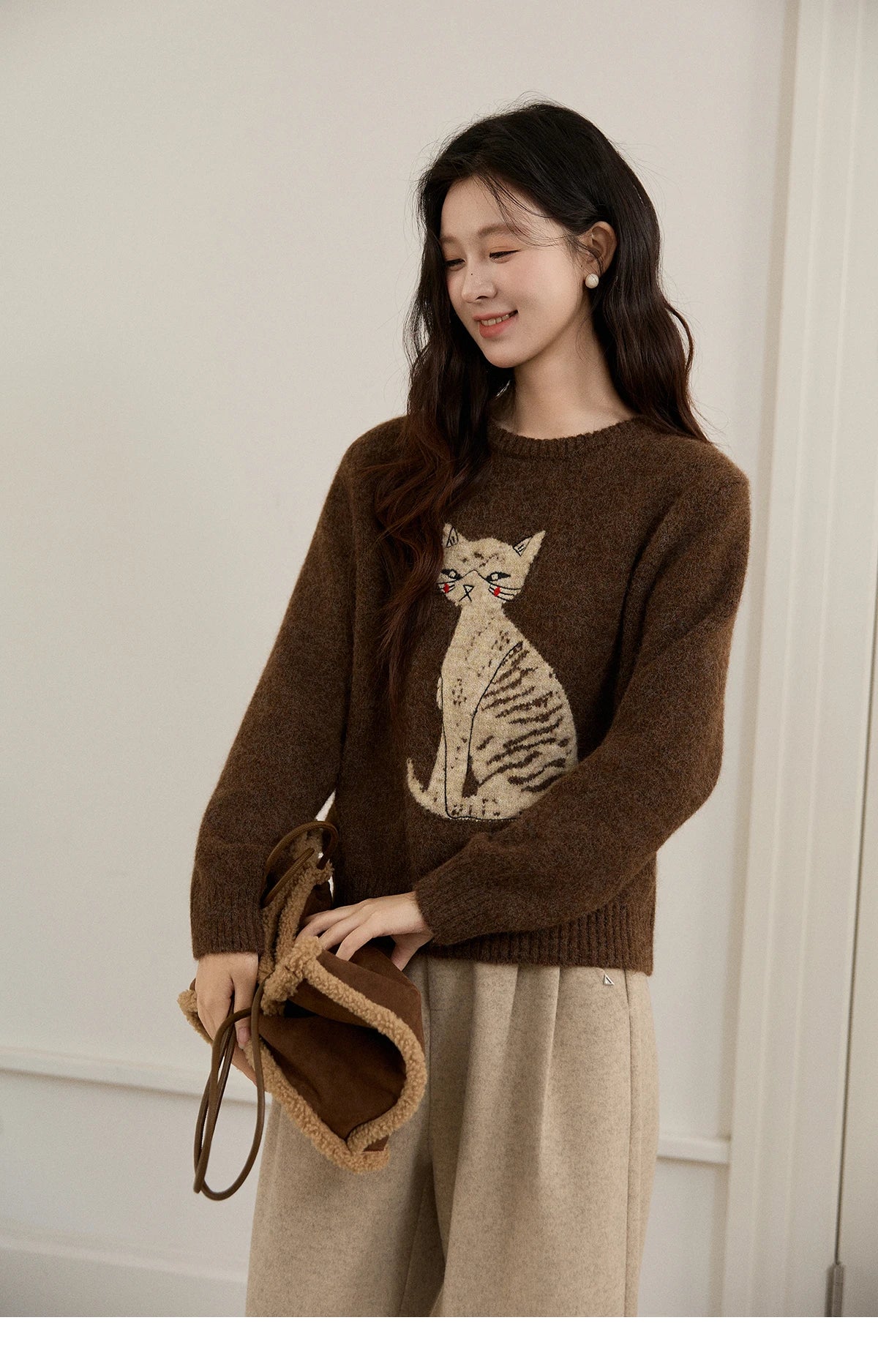 MISHOW Women's Brown Knitted Sweater 2025 Autumn Winter Cat Pattern Jacquard Crew Neck Sweaters Loose Pullover Tops MXE94Z2991