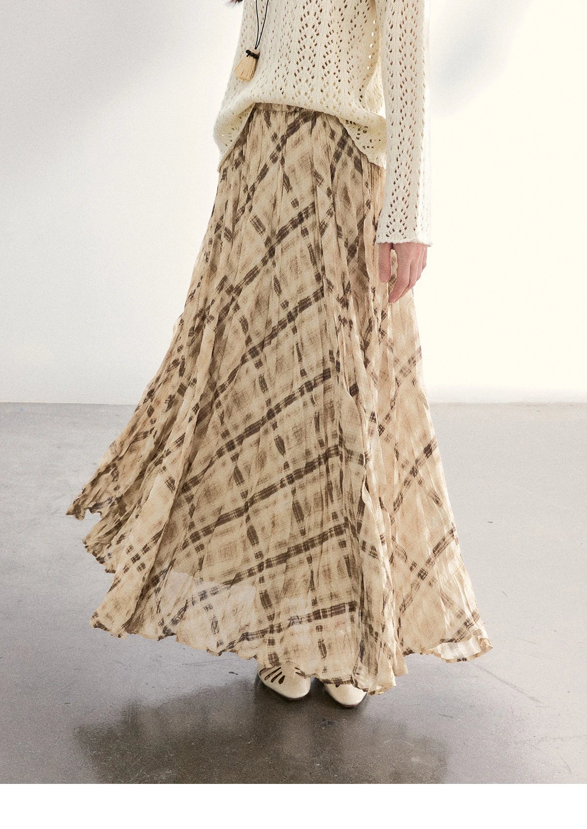 MISHOW Women's Hollow Out Knit Tops 2026 Spring Crew Neck Long Sleeve Tops Loose Casual Soft Breathable Beige Sweater MXF13Z3017