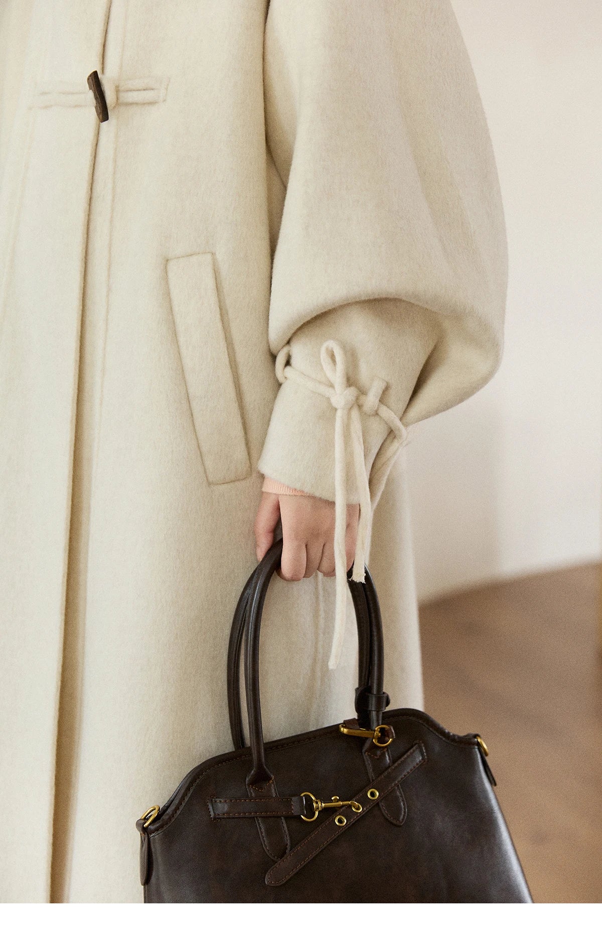 MISHOW Women's Long Coats 2025 Winter Yellow Double-faced 100% Wool Coat Windproof Lantern Sleeve Turtleneck Coat MXE51W0902