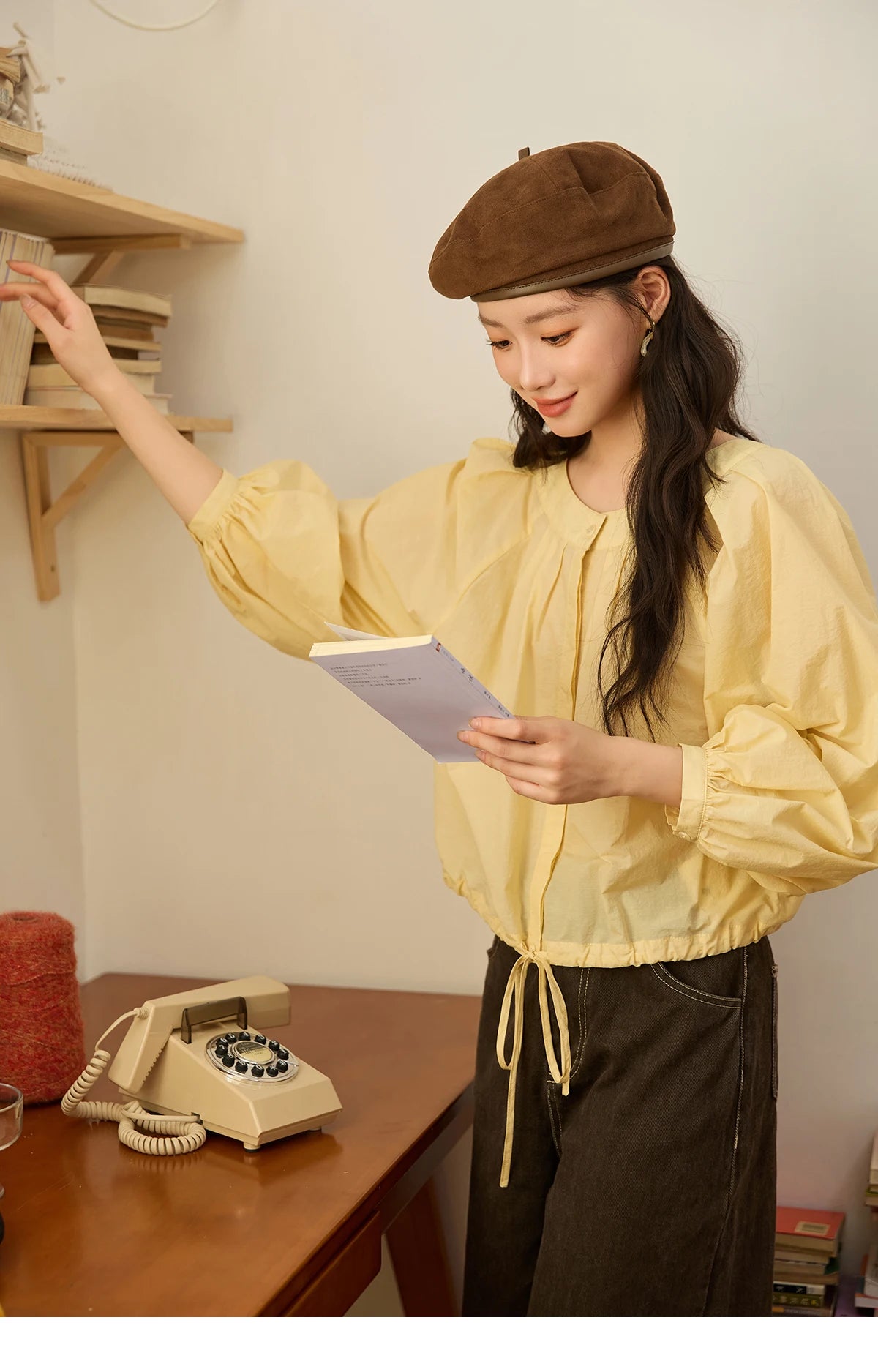 MISHOW Light Yellow Pleated Shirt 2025 Autumn Drawstring Hem Lantern Sleeve Top O-neck Cotton Blend Casual Shirts MXE45X2490