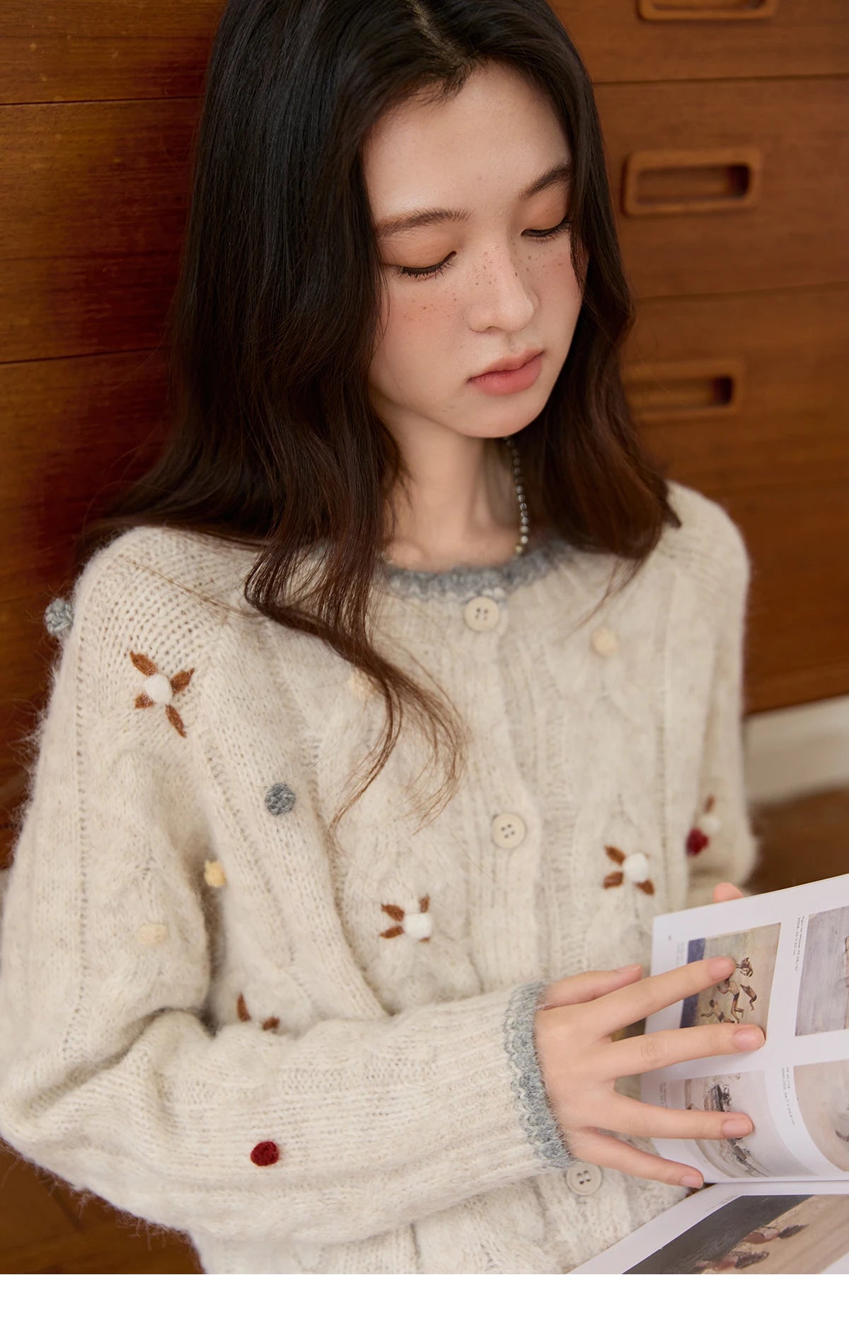 MISHOW Hand-crocheted Knitted Cardigan for Women 2025 Autumn Luxury Long Sleeves Wool Blended Loose Casual Tops MXE48Z2575