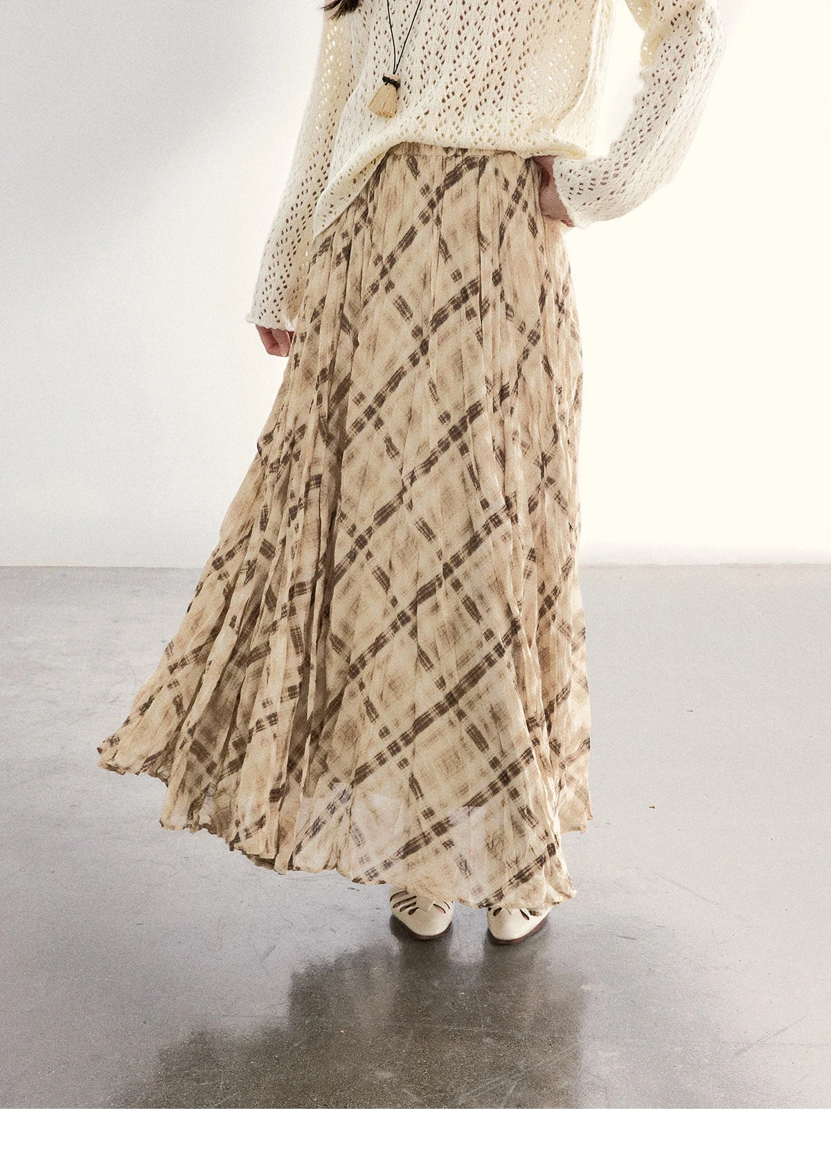 MISHOW Women's Beige Plaid Maxi Skirt 2026 Spring High Waist Flowy A-Line Skirts Elastic Waist Casual Chiffon Skirt MXF108B0769